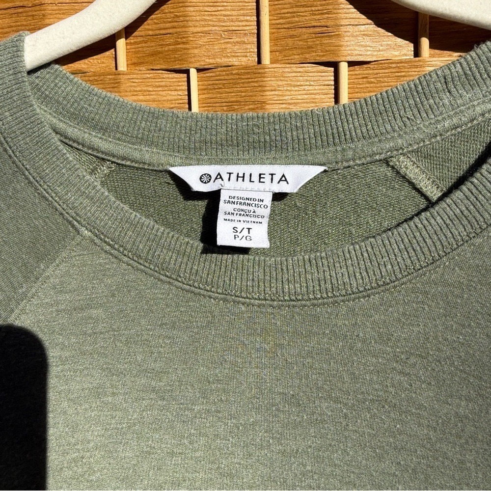 Athleta Green Sweater Women's Small TALL - Picture 4 of 6